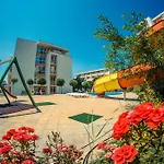 Sea Club Complex *