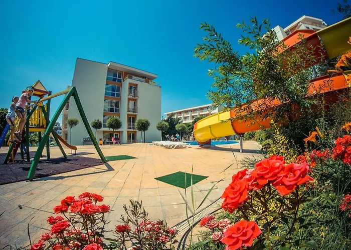 Sea Club Complex *