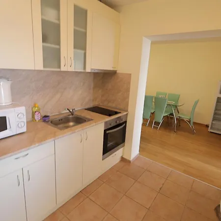 Sea Club Complex 아파트