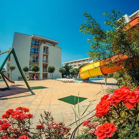 Sea Club Complex *
