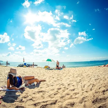 Sea Club Complex 아파트